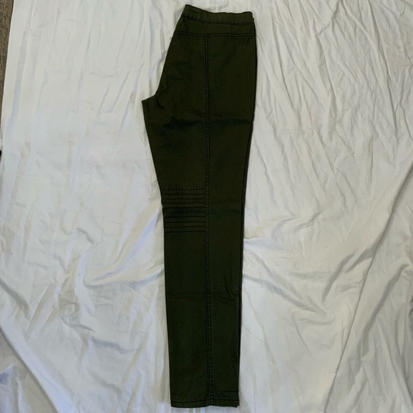 Nine West Vintage America Jeans Jegging Jeans Army Green
Size 10/29 - Picture 3 of 13